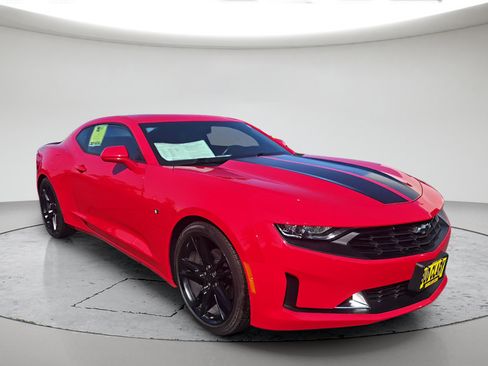Used 2019 Chevrolet Camaro LT RWD image 1