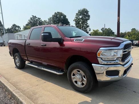 Used 2024 RAM 2500 Tradesman w/ Chrome Appearance Group AWD/4WD image 13