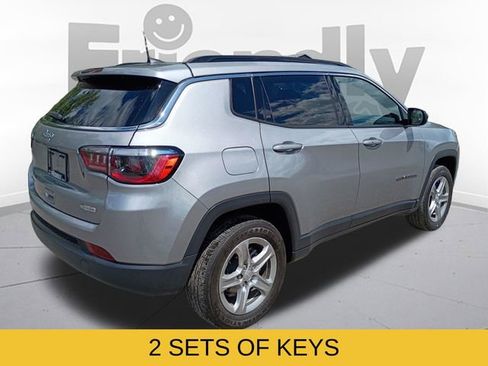 Used 2023 Jeep Compass Latitude w/ Convenience Group AWD/4WD image 5