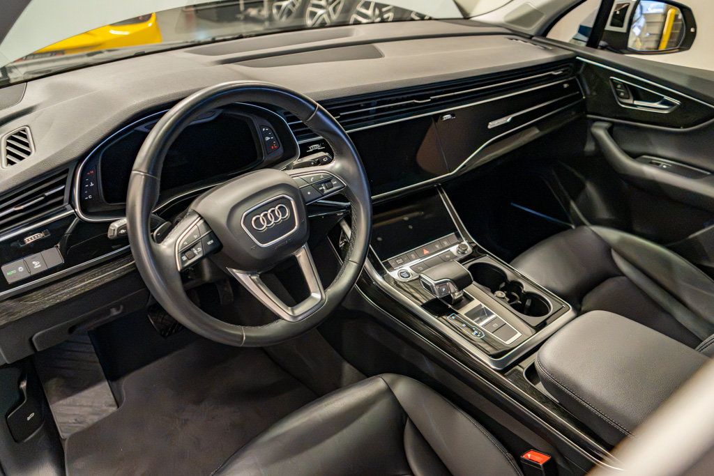 Used 2022 Audi Q7 3.0T Premium Plus w/ Premium Plus Package AWD/4WD image 14