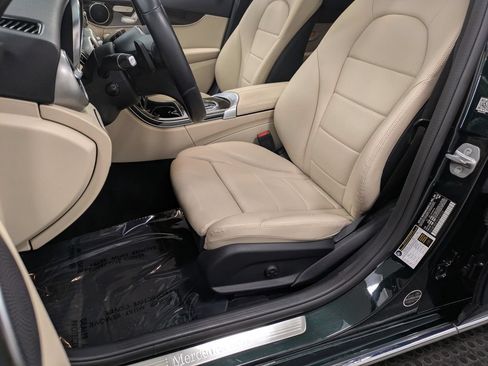 Used 2019 Mercedes-Benz C 300 4MATIC Sedan image 10