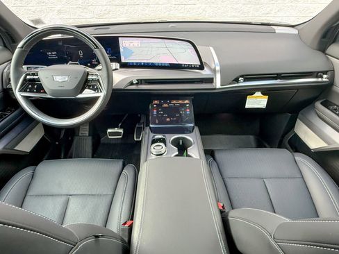 New 2026 Cadillac Vistiq Sport w/ LPO, Floor Liner Package image 31