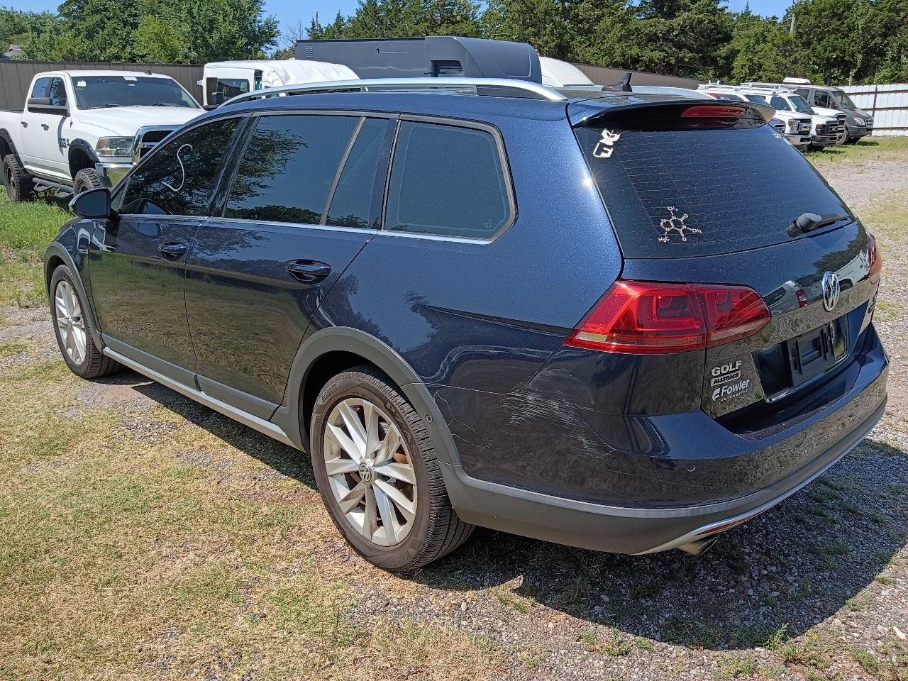 Used 2017 Volkswagen Golf Alltrack S AWD/4WD image 7
