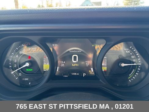 Used 2024 Jeep Wrangler Unlimited w/ Convenience Group AWD/4WD image 24
