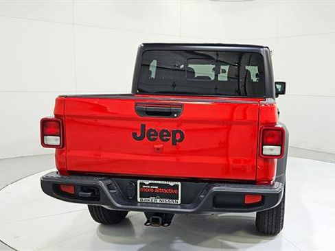 Used 2024 Jeep Gladiator Sport AWD/4WD image 7