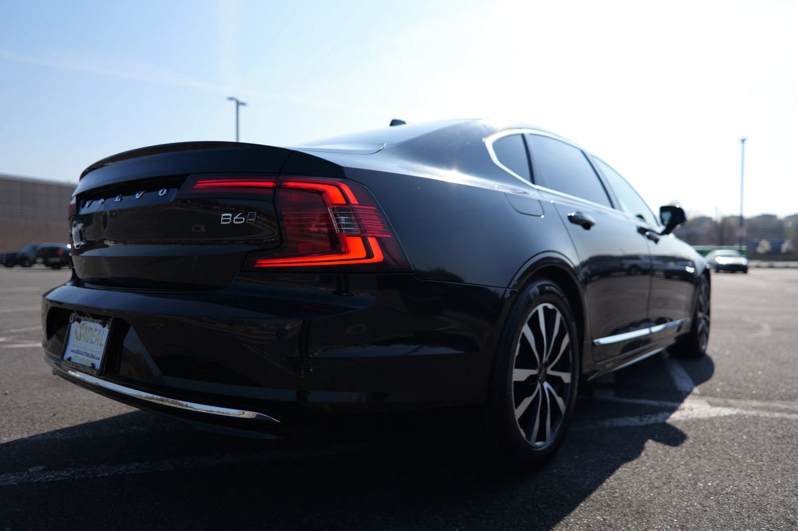 Used 2023 Volvo S90 B6 Plus AWD/4WD image 8