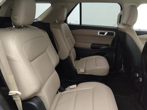 Used 2020 Ford Explorer XLT w/ Equipment Group 202A image 19