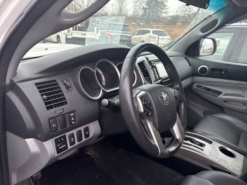 Used 2015 Toyota Tacoma 4x4 Double Cab w/ TRD Sport Package image 8