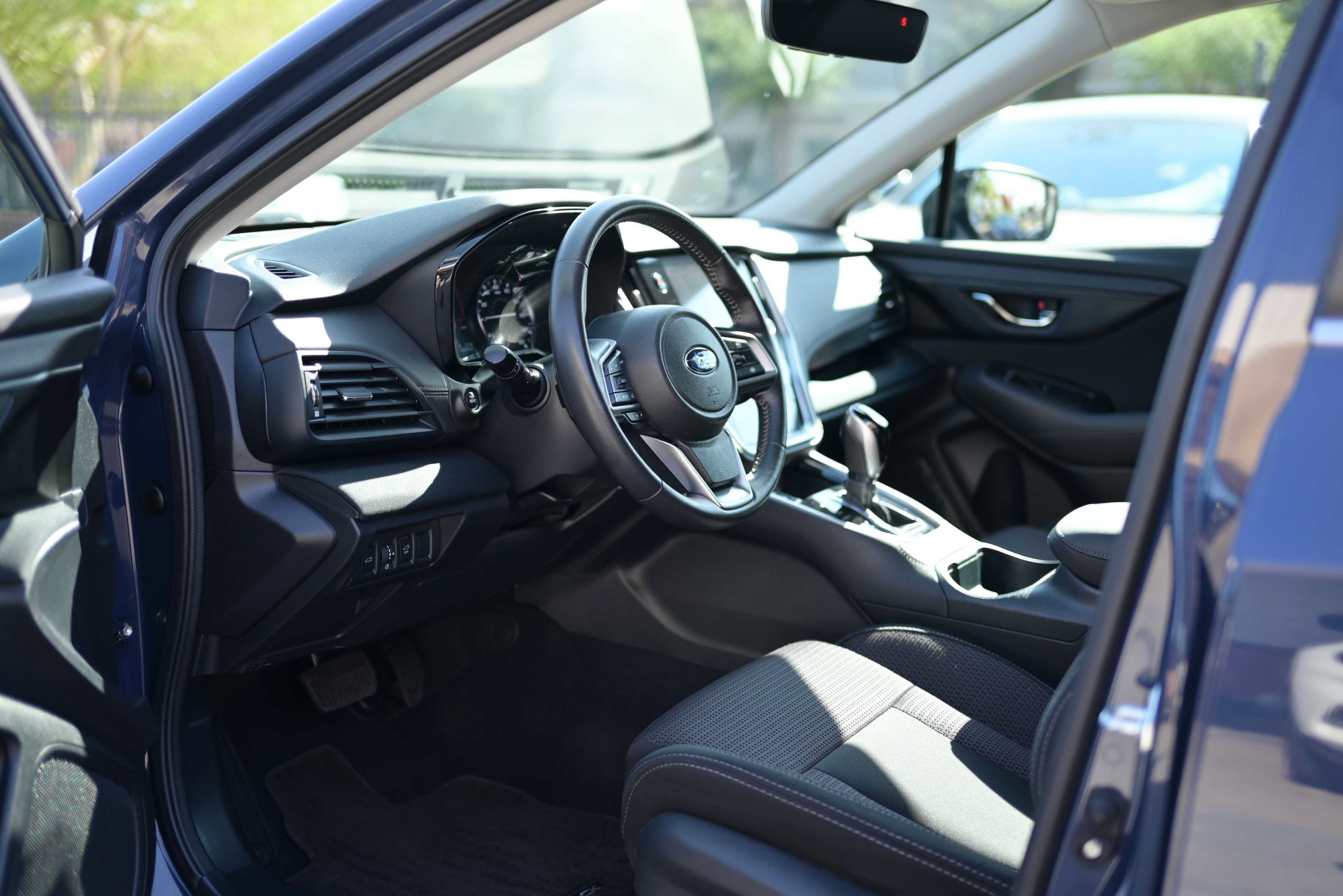 Used 2025 Subaru Outback Premium AWD/4WD image 7