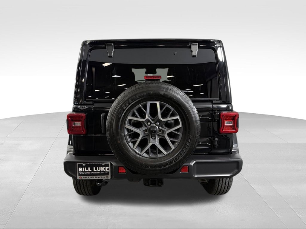 Used 2024 Jeep Wrangler Unlimited Sahara w/ Technology Group AWD/4WD image 9