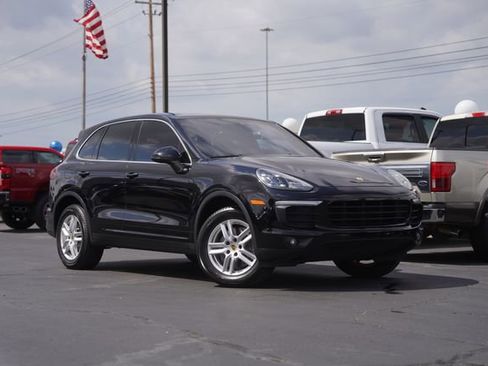 Used 2016 Porsche Cayenne AWD/4WD image 2