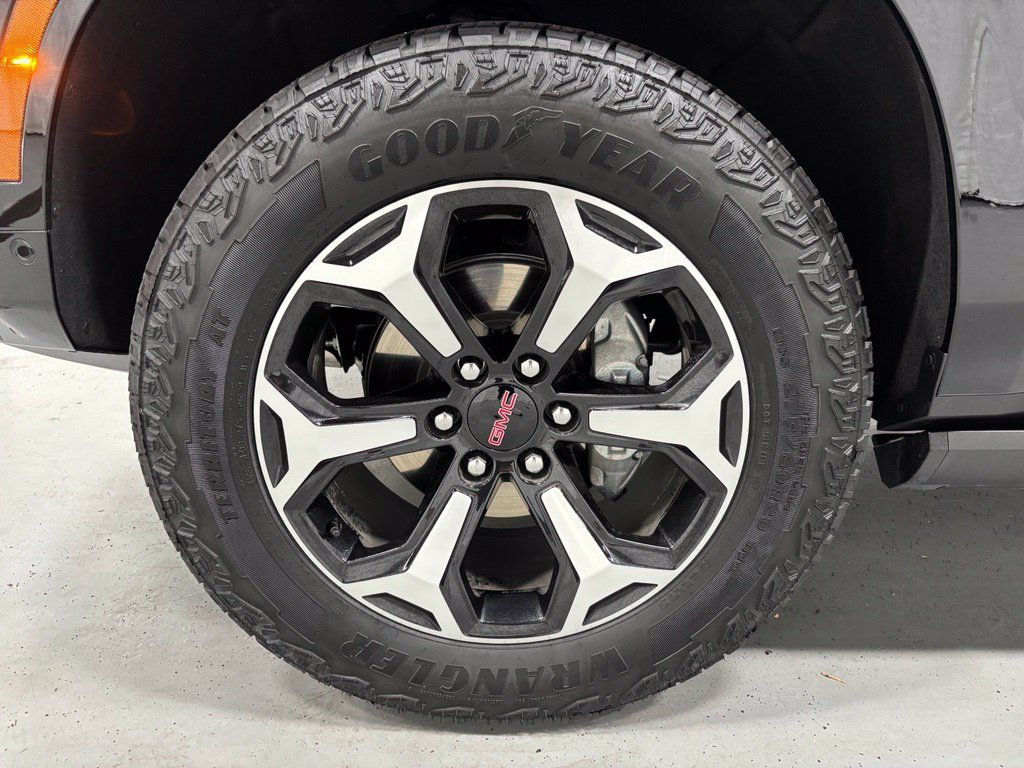 Used 2026 GMC Yukon XL AT4 w/ AT4 Premium Package AWD/4WD image 65
