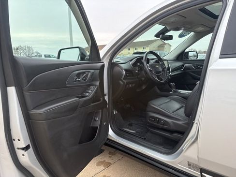 Used 2019 Chevrolet Traverse Premier w/ Redline Edition image 9