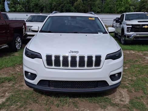 Used 2019 Jeep Cherokee Latitude w/ Popular Appearance Group FWD image 2