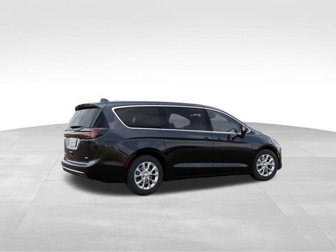 New 2027 Chrysler Pacifica Select AWD/4WD image 5