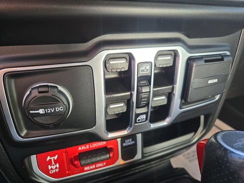 Used 2023 Jeep Gladiator Mojave w/ Cold Weather Group AWD/4WD image 66