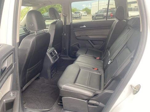 Used 2023 Volkswagen Atlas SE w/ Panoramic Sunroof Package image 12