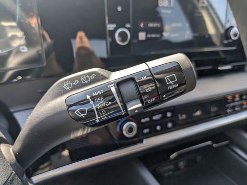 Used 2024 Kia Sportage LX image 27