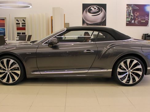 New 2026 Bentley Continental GTC image 9