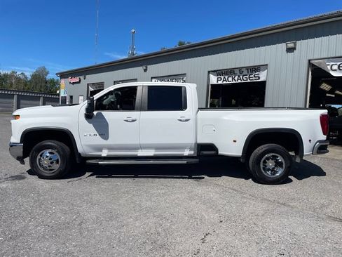 Used 2024 Chevrolet Silverado 3500 LT AWD/4WD image 4
