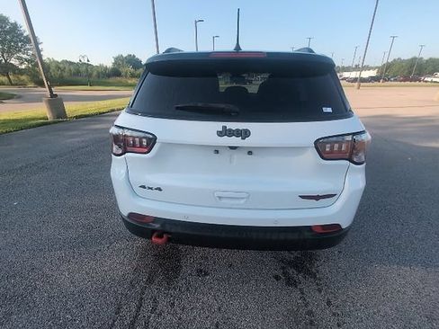 Used 2025 Jeep Compass Trailhawk AWD/4WD image 7