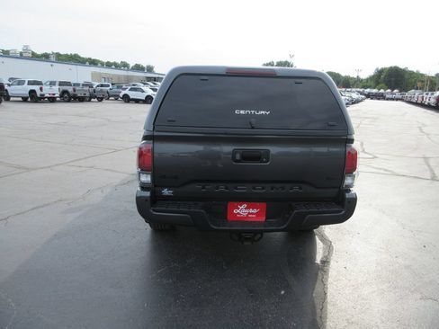 Used 2023 Toyota Tacoma Limited w/ Nightshade Package AWD/4WD image 7