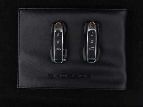 Used 2023 Porsche Cayenne Platinum Edition image 48