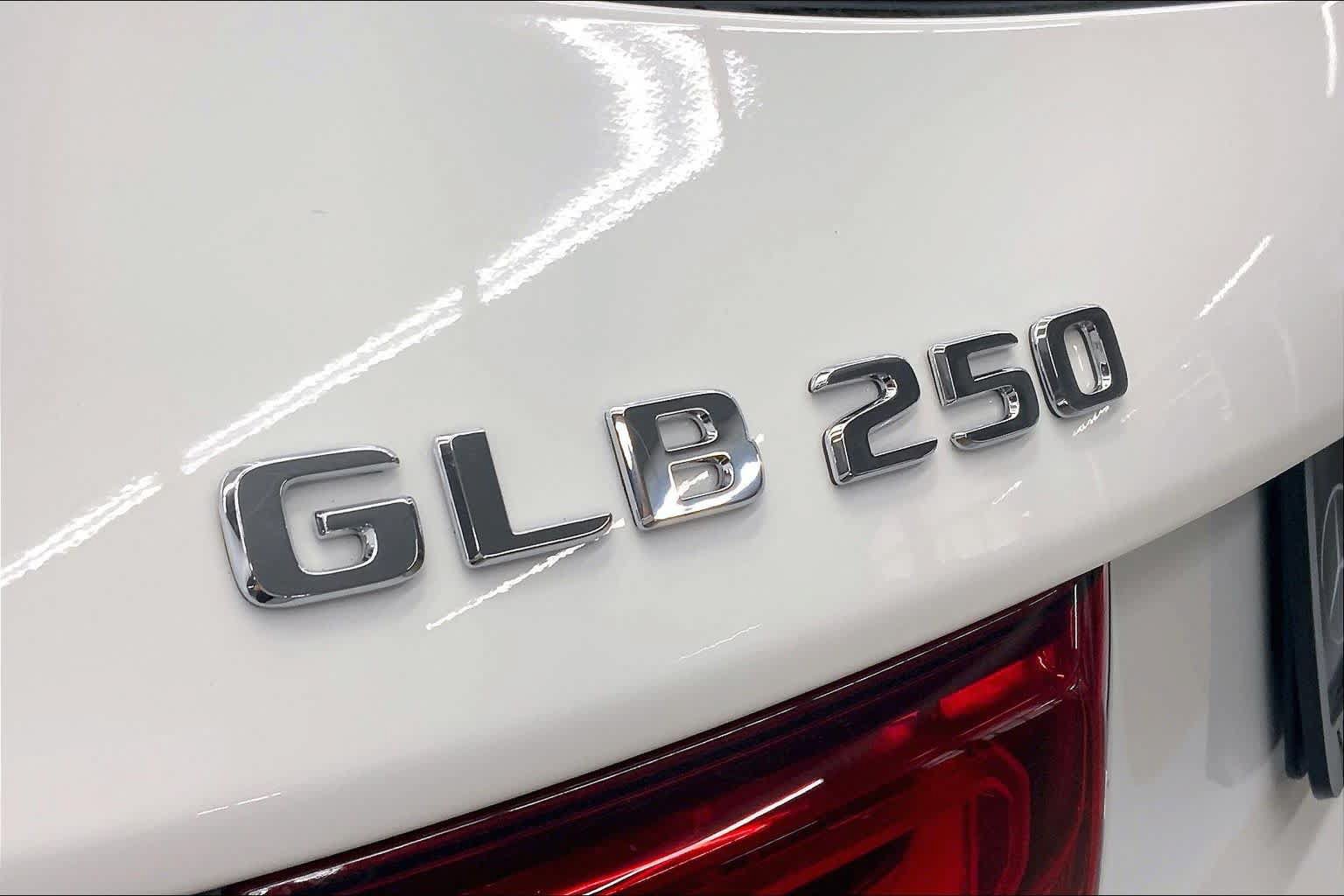 Used 2021 Mercedes-Benz GLB 250 image 14