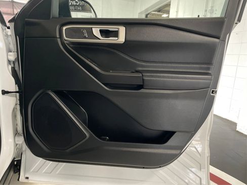 Used 2020 Ford Explorer XLT w/ Equipment Group 202A image 27