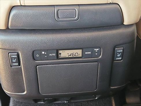 Used 2022 Nissan Armada Platinum w/ Captain's Chairs Package RWD image 19