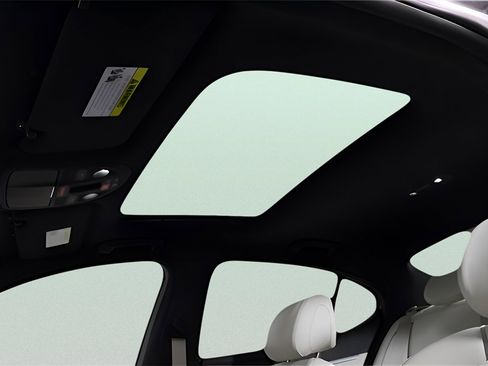 Used 2024 Genesis G70 2.5T w/ Sport Prestige Package image 36