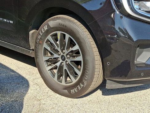 Certified 2025 Ford Expedition Platinum AWD/4WD image 4