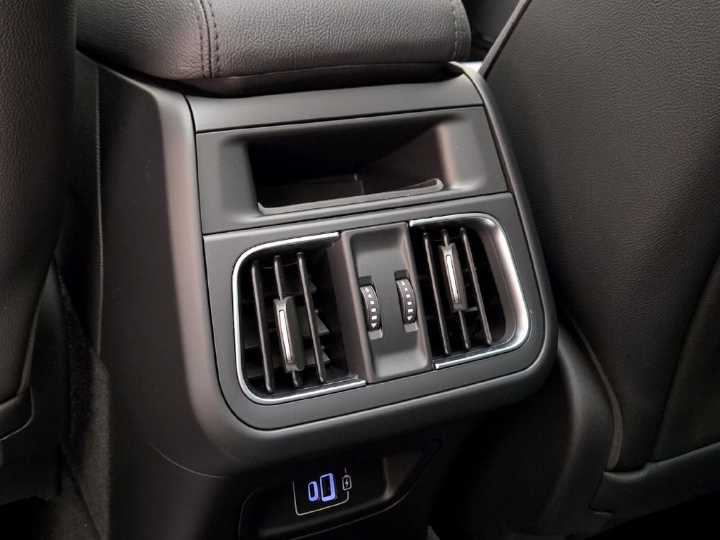 Certified 2024 Maserati Grecale GT AWD/4WD image 20