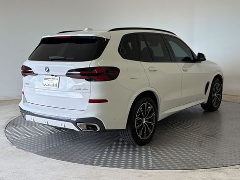 Used 2026 BMW X5 xDrive50e w/ M Sport Package AWD/4WD image 9