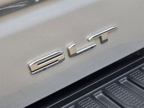 Used 2022 GMC Sierra 1500 SLT w/ SLT Premium Plus Package image 32