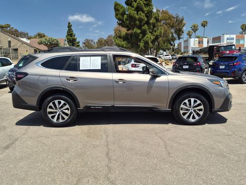 Used 2021 Subaru Outback Premium AWD/4WD image 5