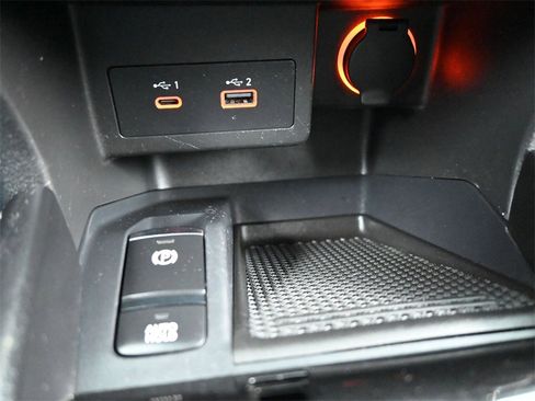 Used 2022 Nissan Kicks SR w/ Interior Electronics Package image 12