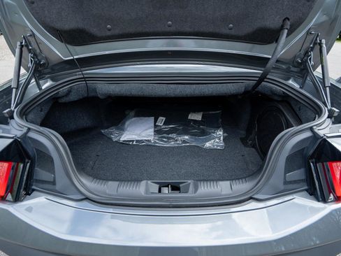 Used 2025 Ford Mustang GT Premium RWD image 36