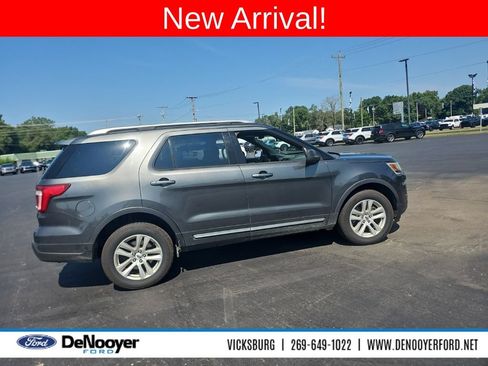 Used 2019 Ford Explorer XLT w/ Class III Trailer Tow Package AWD/4WD image 5