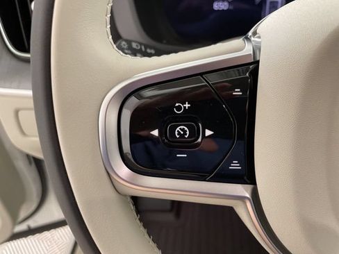 Certified 2025 Volvo XC60 T8 Plus w/ Protection Package Premier AWD/4WD image 32