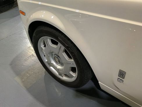 Used 2006 Rolls-Royce Phantom Sedan RWD image 44