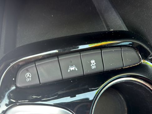 Used 2022 Buick Encore GX Preferred w/ Sport Touring Package FWD image 17