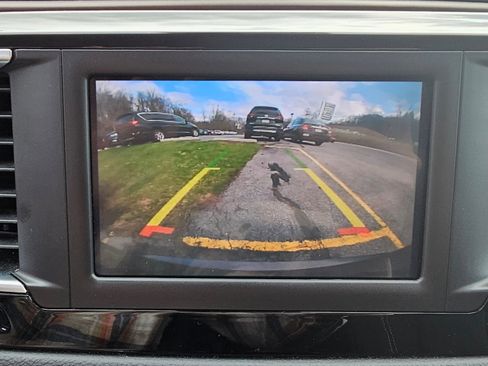 Used 2023 Chrysler Voyager LX image 30