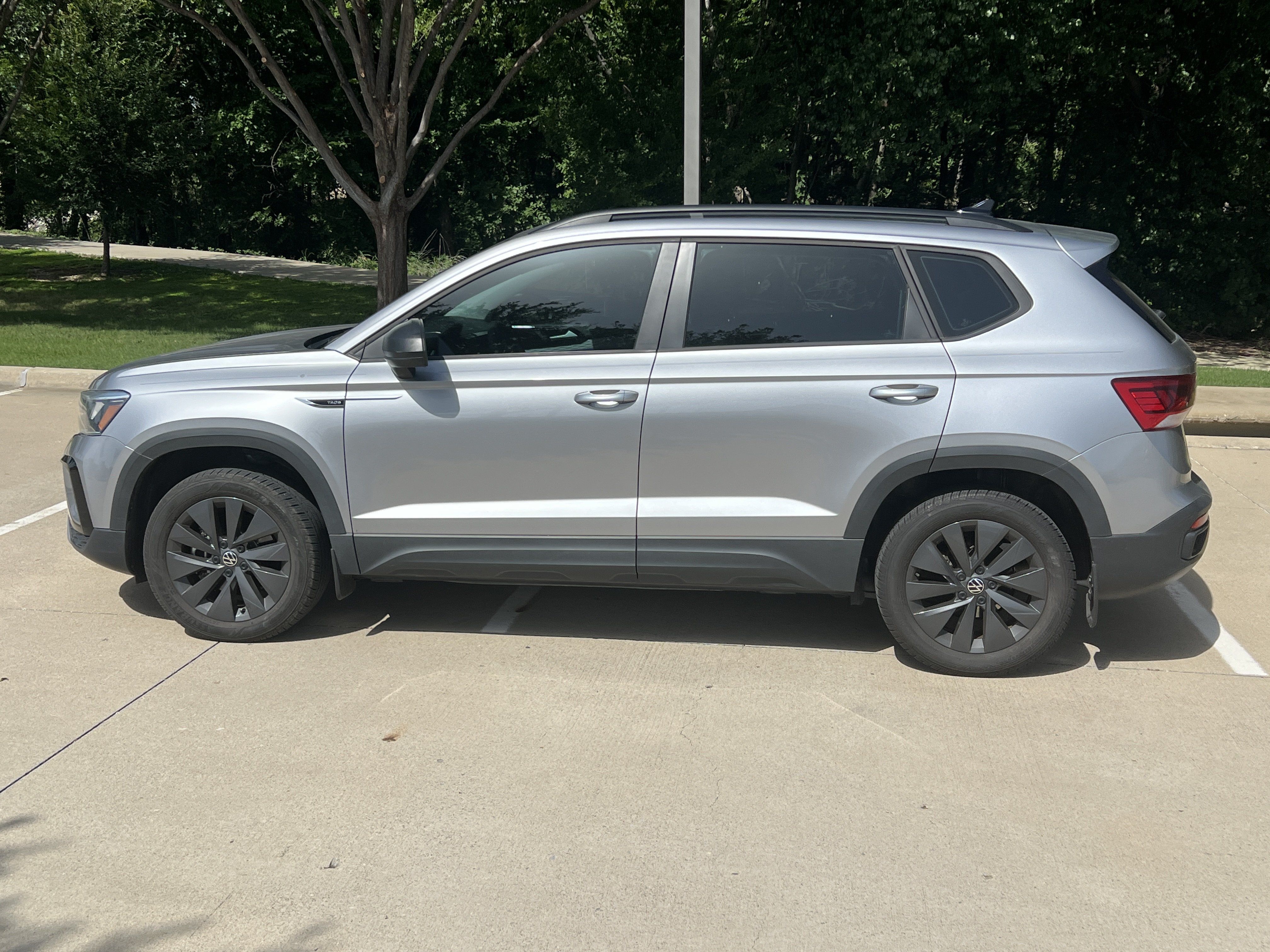 Used 2023 Volkswagen Taos S FWD image 6