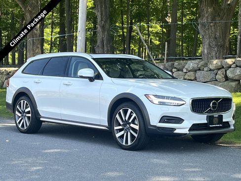 Used 2023 Volvo V90 B6 Cross Country Plus w/ Climate Package AWD/4WD image 1