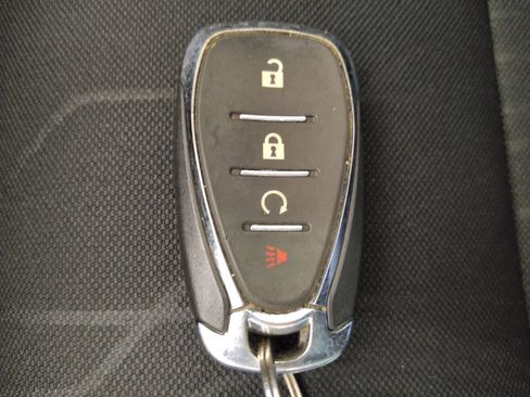 Used 2021 Chevrolet Trax LT w/ Driver Confidence Package FWD image 32
