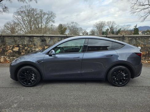 Used 2023 Tesla Model Y Long Range image 7