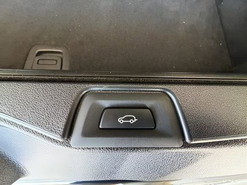 Used 2022 BMW X5 M50i image 33