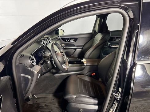 Used 2023 Mercedes-Benz GLC 300 4MATIC image 11