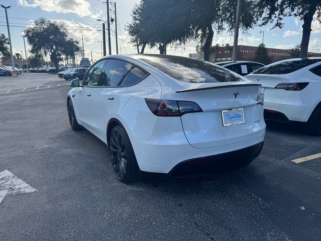 Used 2024 Tesla Model Y Performance AWD/4WD image 3